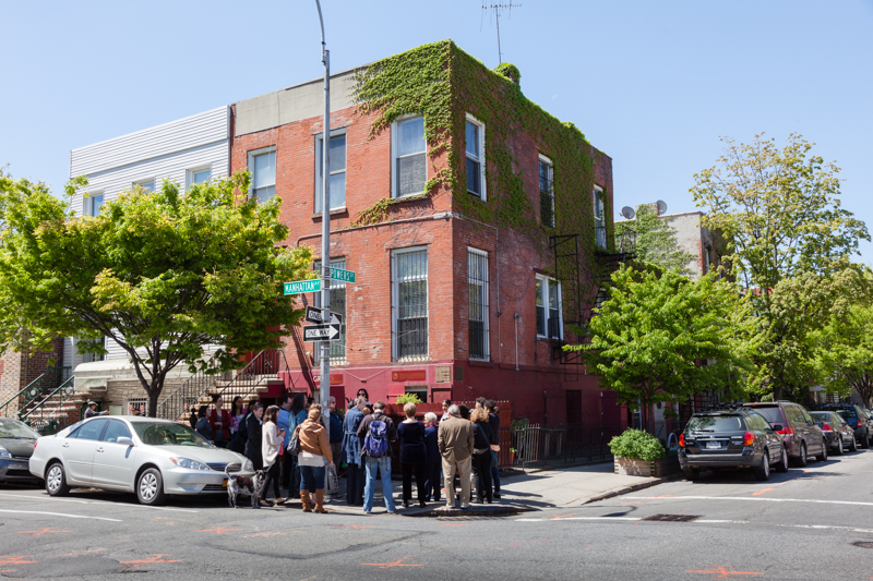 Neighborhood Women building